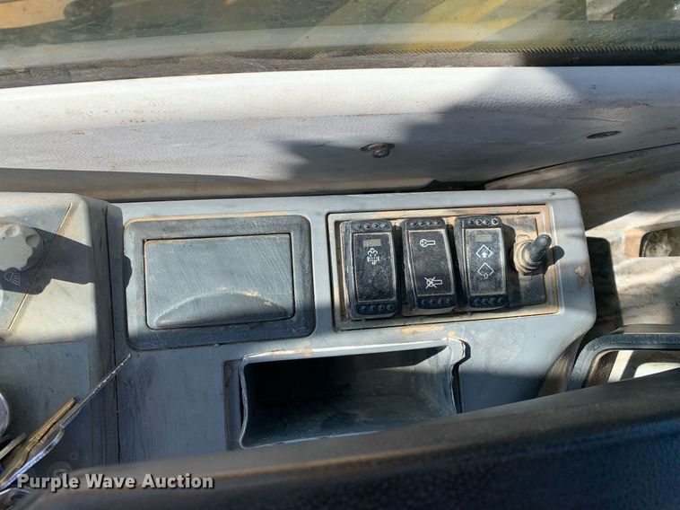 image for item DP8826 2017 John Deere 350G LC excavator