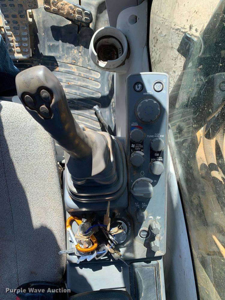 image for item DP8826 2017 John Deere 350G LC excavator