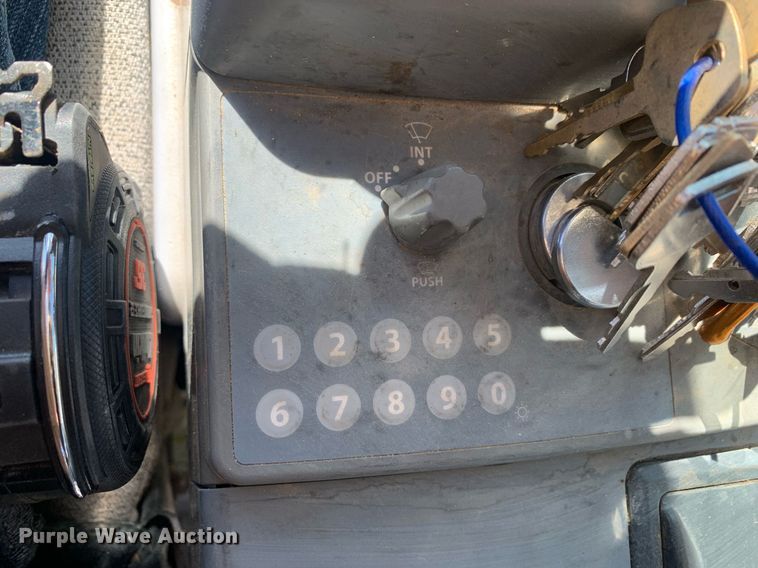 image for item DP8826 2017 John Deere 350G LC excavator