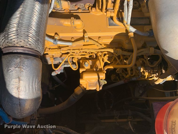 image for item DP8826 2017 John Deere 350G LC excavator