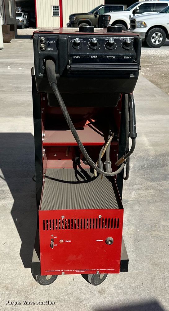 image for item DQ1580 Snap-on YA205 welder