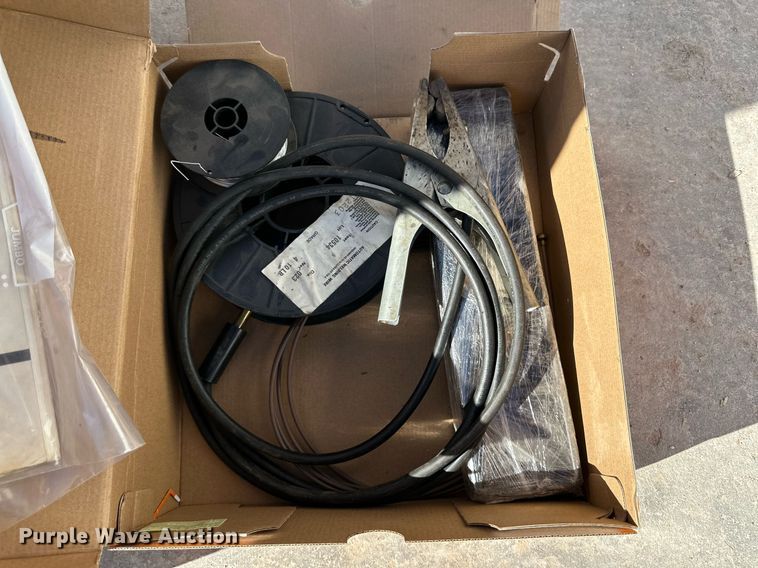 image for item DQ1580 Snap-on YA205 welder