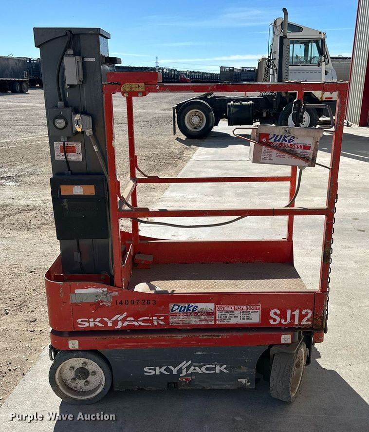 image for item DQ1581 Skyjack SJ12 vertical lift