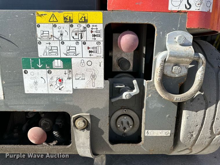 image for item DQ1581 Skyjack SJ12 vertical lift