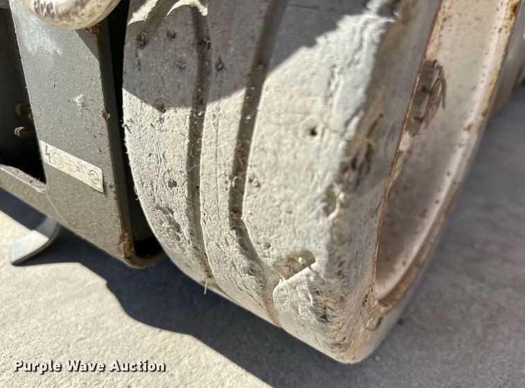 image for item DQ1581 Skyjack SJ12 vertical lift