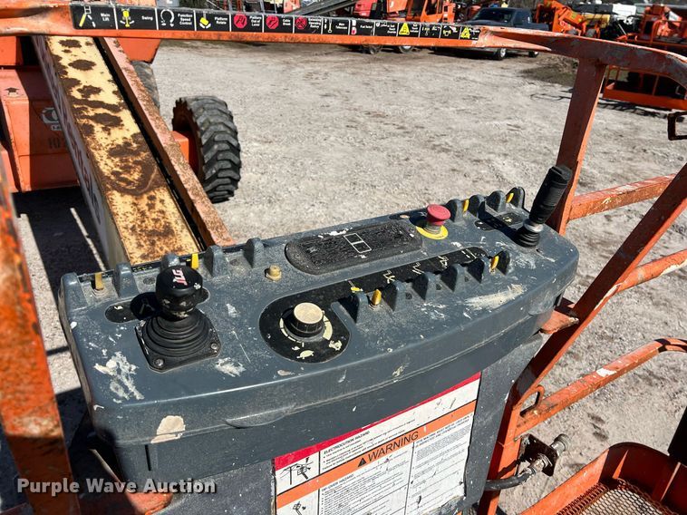 image for item DQ2350 2014 JLG 600S boom lift