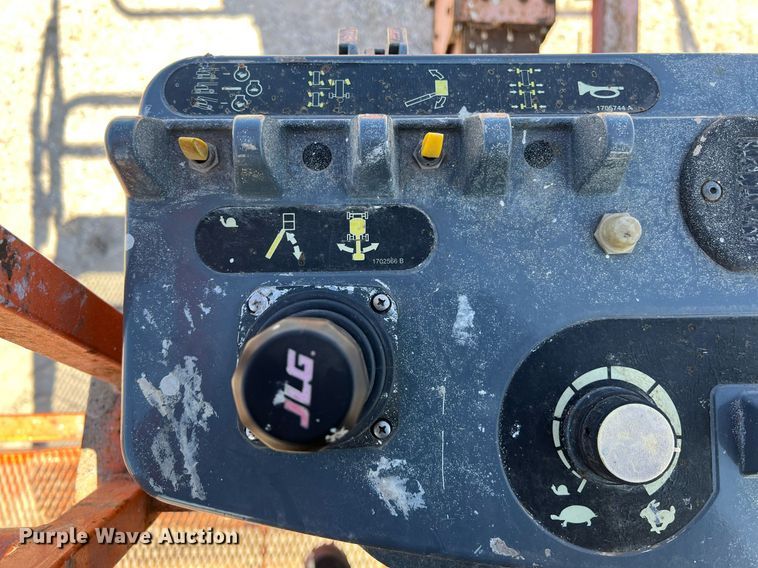 image for item DQ2350 2014 JLG 600S boom lift