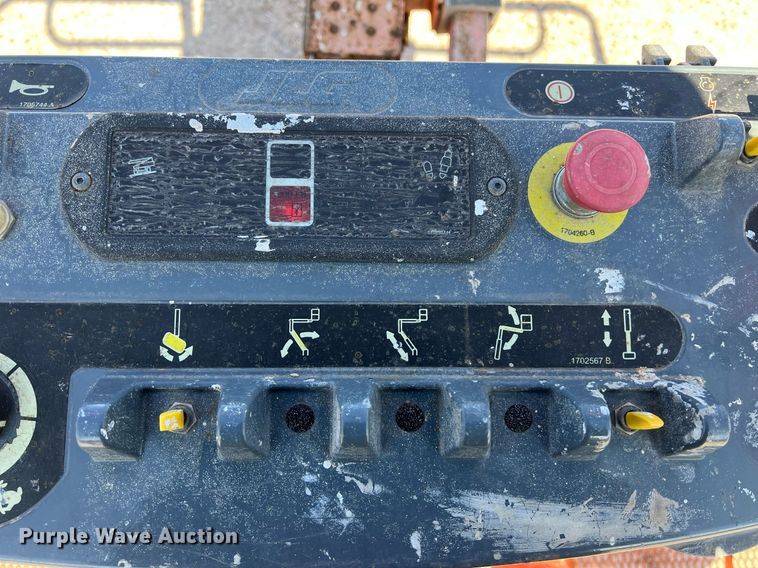 image for item DQ2350 2014 JLG 600S boom lift