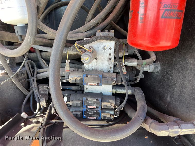 image for item DQ2350 2014 JLG 600S boom lift