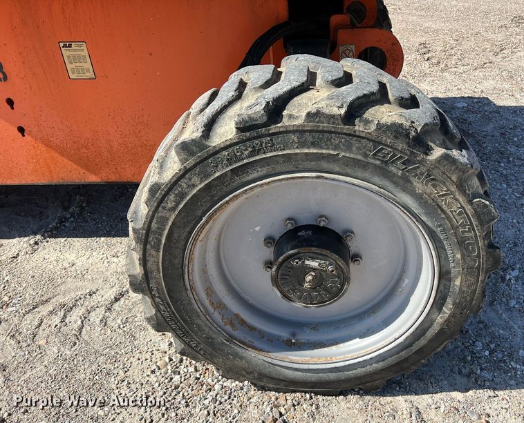 image for item DQ2350 2014 JLG 600S boom lift