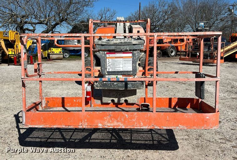 image for item DQ2351 2012 JLG 600S boom lift
