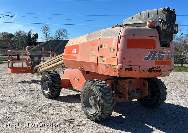 image for item DQ2351 2012 JLG 600S boom lift