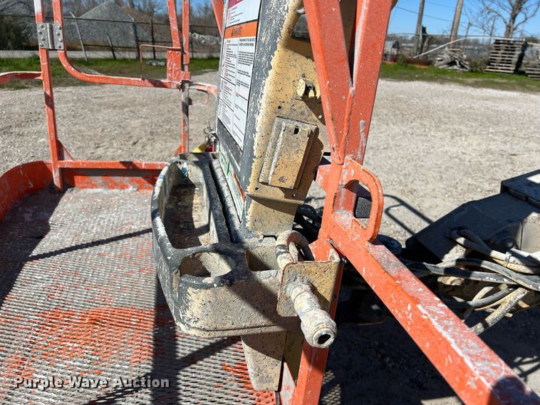 image for item DQ2351 2012 JLG 600S boom lift