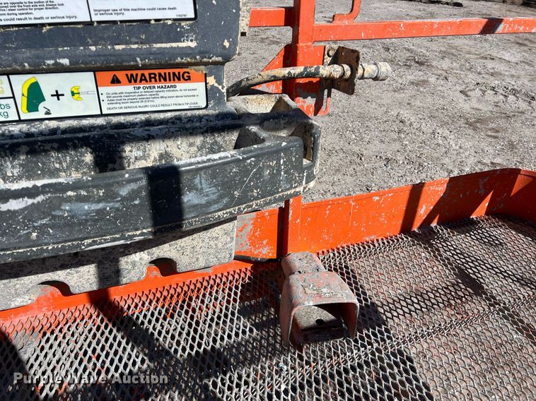 image for item DQ2351 2012 JLG 600S boom lift