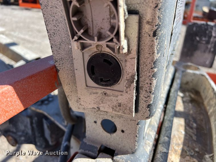 image for item DQ2351 2012 JLG 600S boom lift