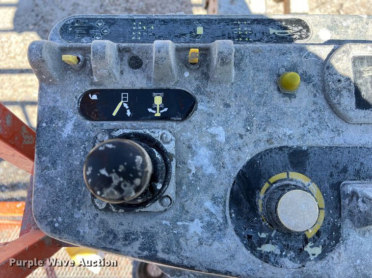 image for item DQ2351 2012 JLG 600S boom lift