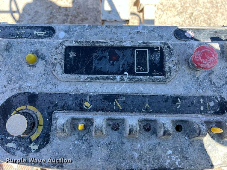 image for item DQ2351 2012 JLG 600S boom lift