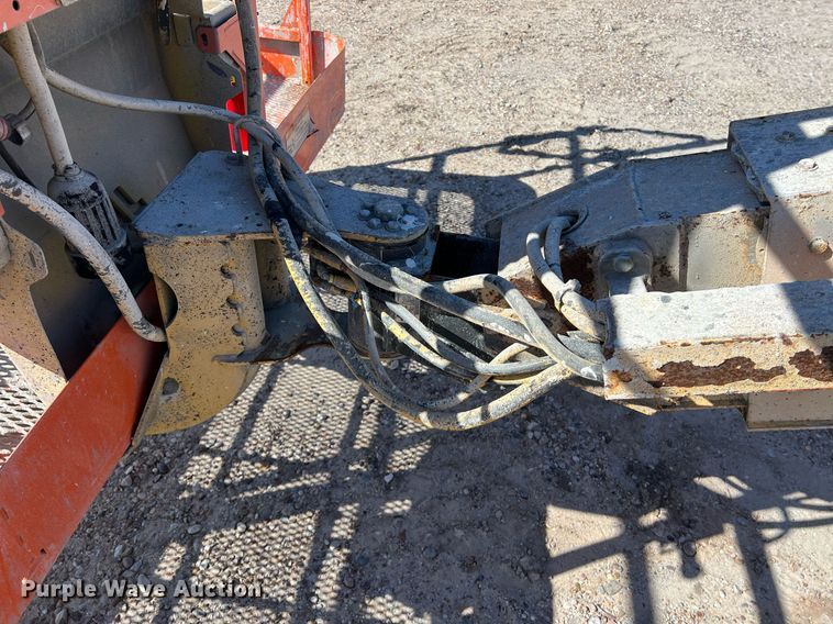 image for item DQ2351 2012 JLG 600S boom lift