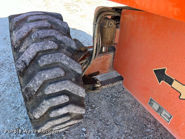 image for item DQ2351 2012 JLG 600S boom lift