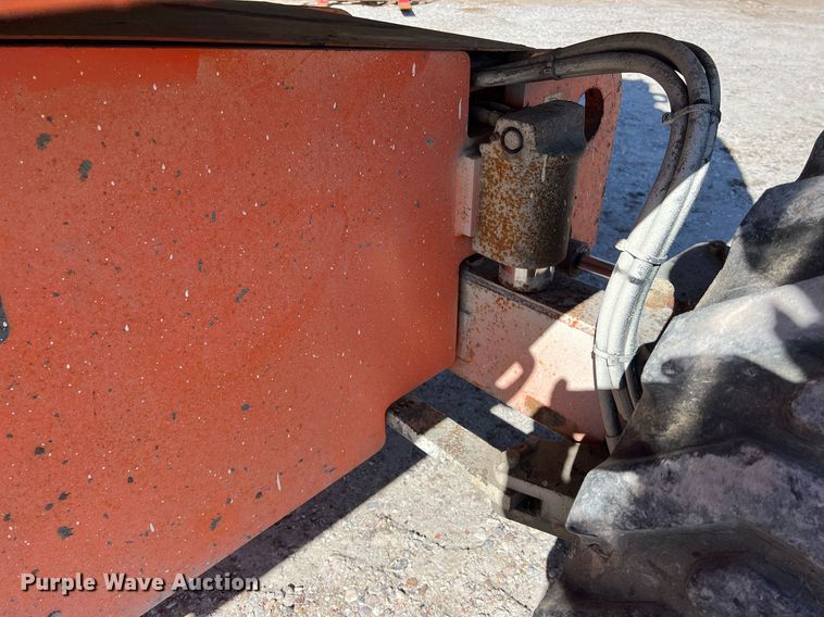 image for item DQ2351 2012 JLG 600S boom lift