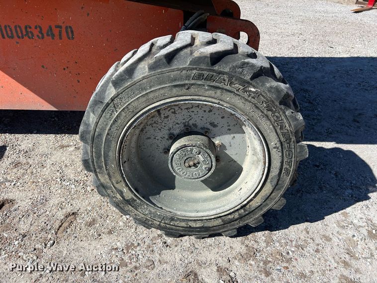 image for item DQ2351 2012 JLG 600S boom lift