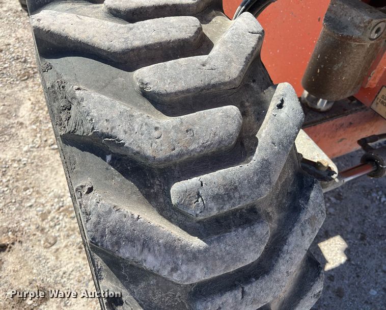 image for item DQ2351 2012 JLG 600S boom lift