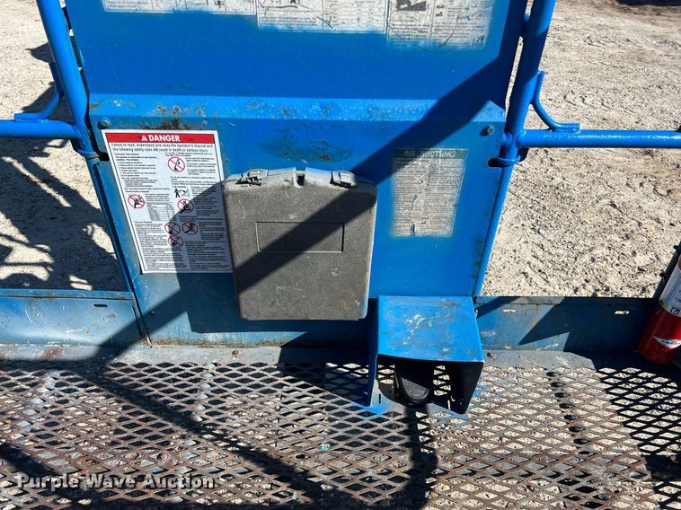image for item DQ2353 2013 Genie Z-45/25J boom lift