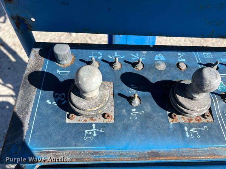 image for item DQ2353 2013 Genie Z-45/25J boom lift