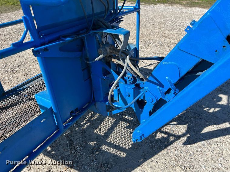 image for item DQ2353 2013 Genie Z-45/25J boom lift