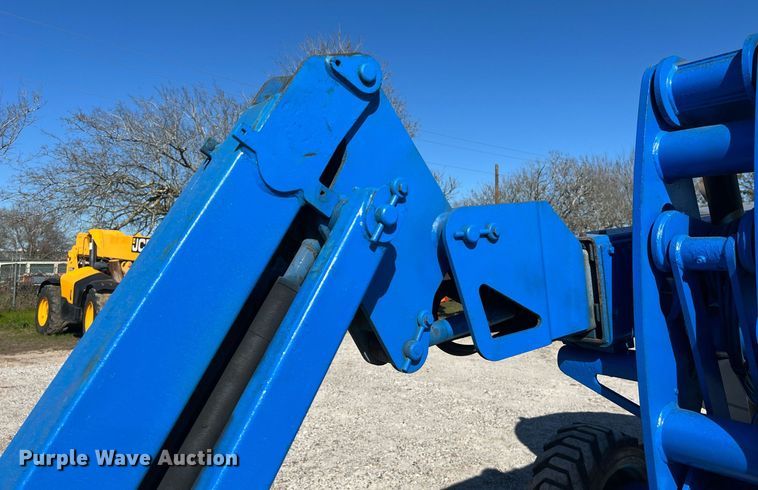 image for item DQ2353 2013 Genie Z-45/25J boom lift