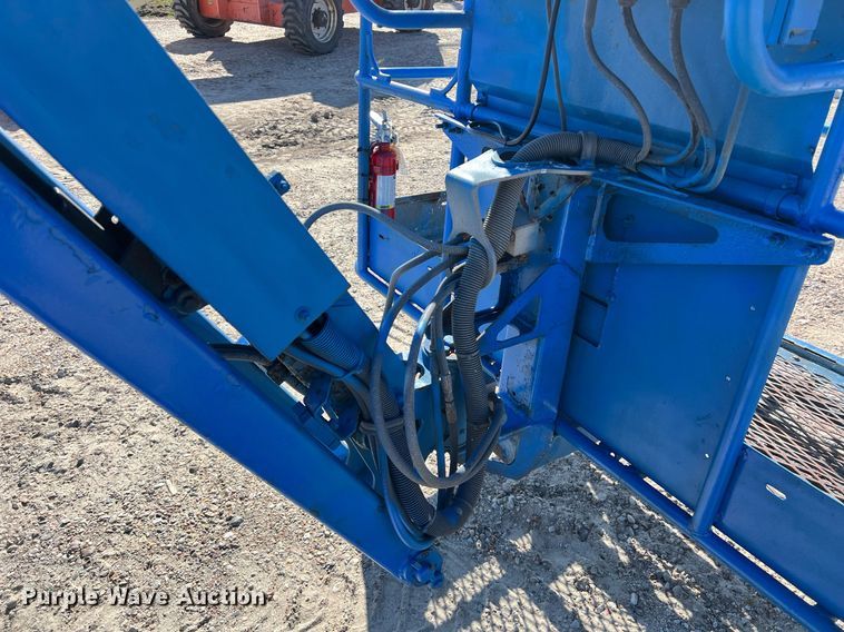image for item DQ2353 2013 Genie Z-45/25J boom lift