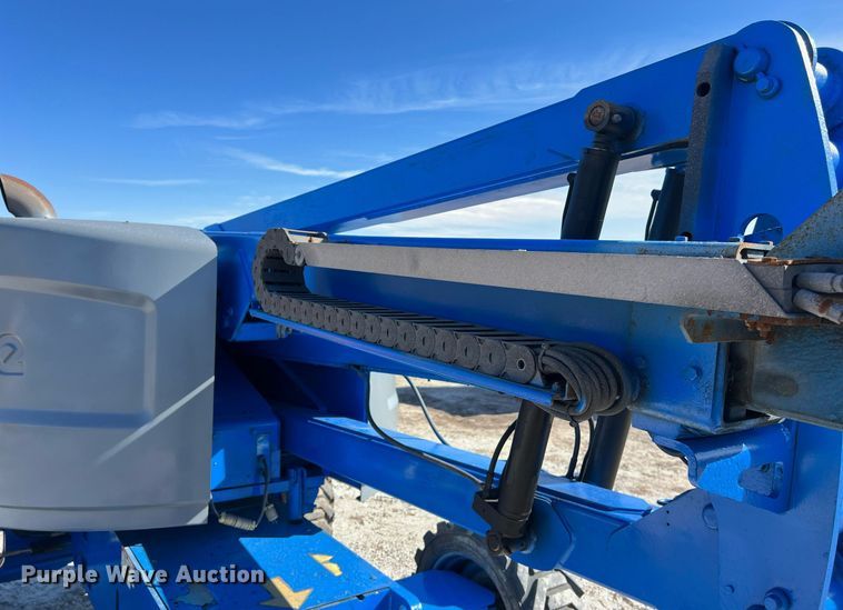 image for item DQ2353 2013 Genie Z-45/25J boom lift