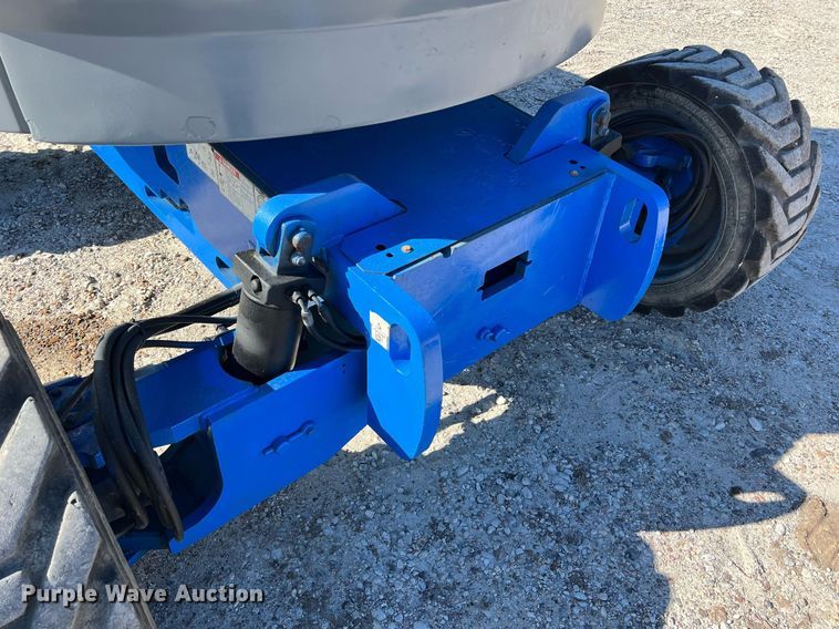 image for item DQ2353 2013 Genie Z-45/25J boom lift