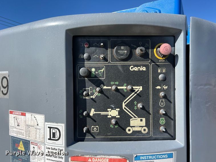image for item DQ2353 2013 Genie Z-45/25J boom lift