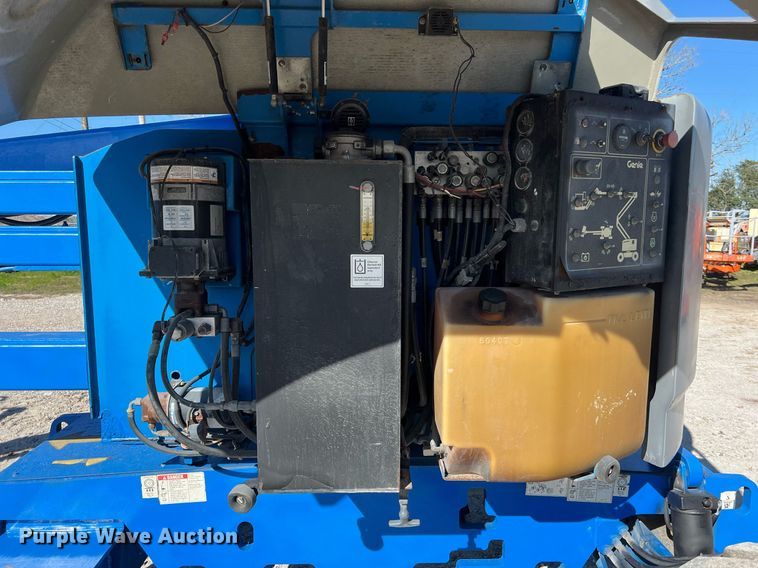 image for item DQ2353 2013 Genie Z-45/25J boom lift