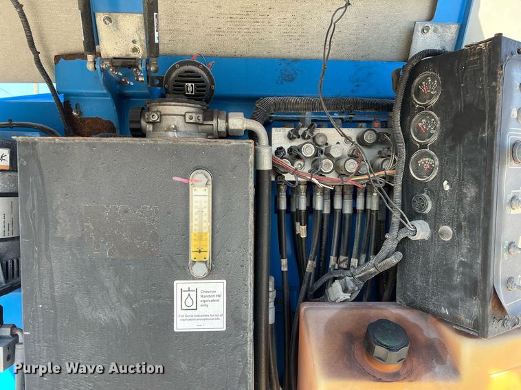 image for item DQ2353 2013 Genie Z-45/25J boom lift