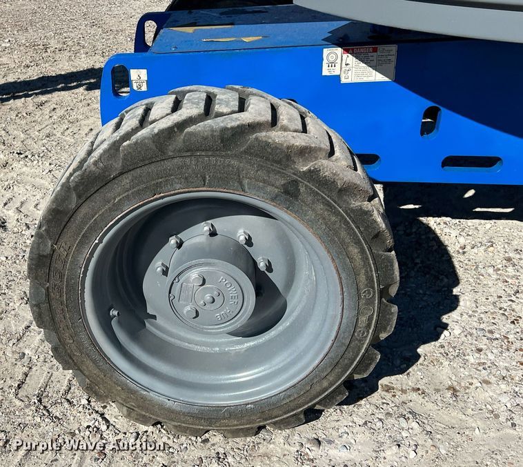 image for item DQ2353 2013 Genie Z-45/25J boom lift