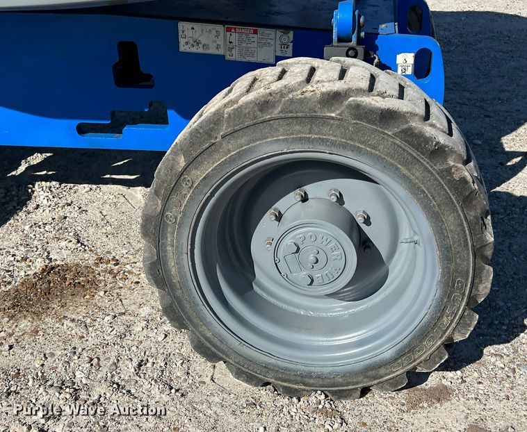 image for item DQ2353 2013 Genie Z-45/25J boom lift