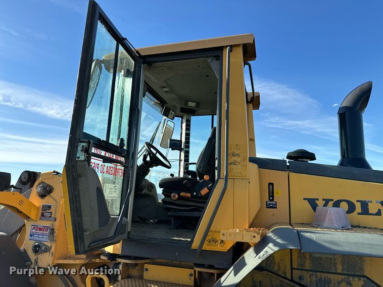 image for item DQ6711 2012 Volvo L90F wheel loader