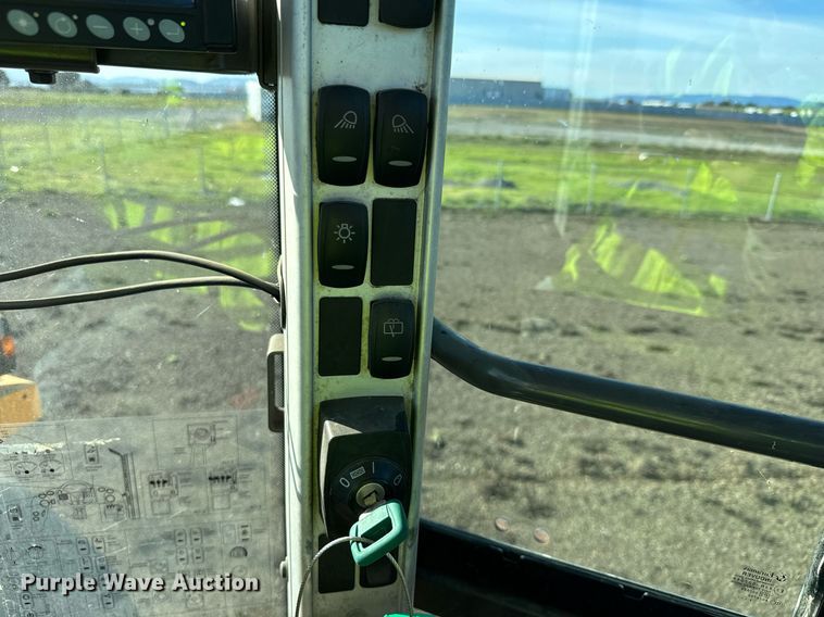 image for item DQ6711 2012 Volvo L90F wheel loader