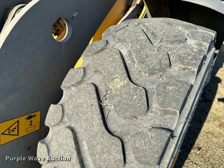 image for item DQ6711 2012 Volvo L90F wheel loader