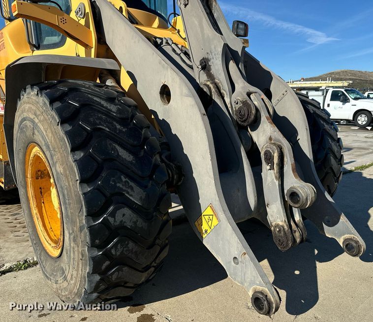 image for item DQ6712 2007 Volvo L90F wheel loader