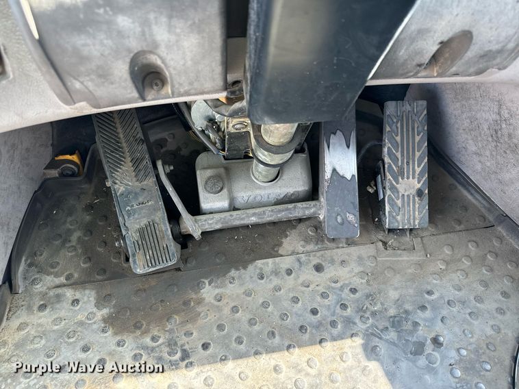 image for item DQ6712 2007 Volvo L90F wheel loader