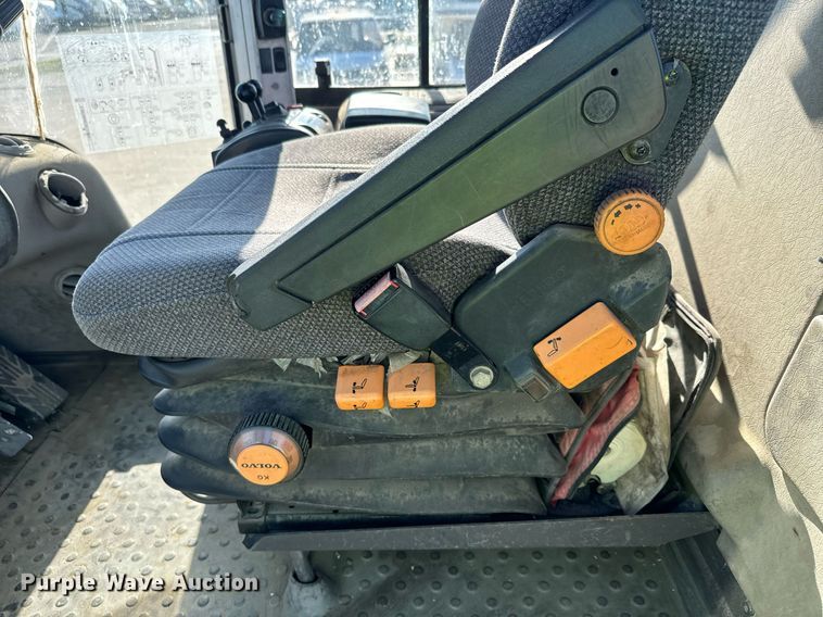 image for item DQ6712 2007 Volvo L90F wheel loader