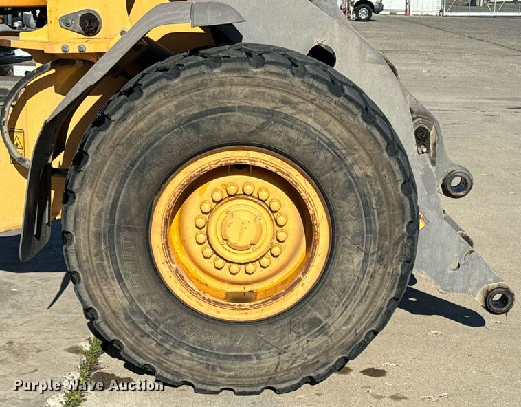 image for item DQ6712 2007 Volvo L90F wheel loader