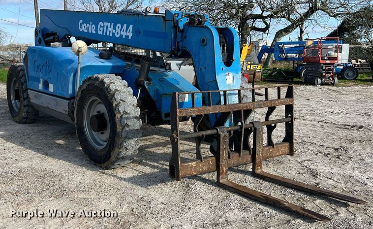 image for item DS2876 2014 Genie GTH-844 telehandler