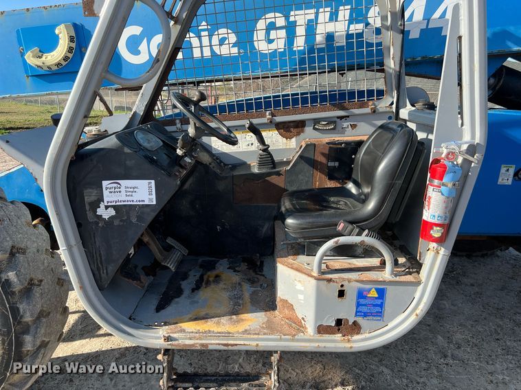 image for item DS2876 2014 Genie GTH-844 telehandler