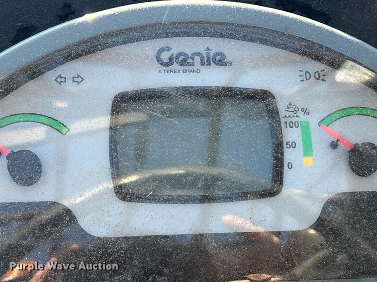 image for item DS2876 2014 Genie GTH-844 telehandler