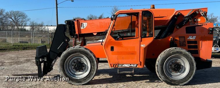 image for item DS2877 2017 JLG 8042 telehandler