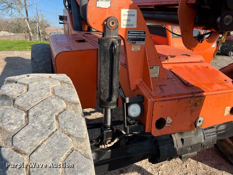 image for item DS2877 2017 JLG 8042 telehandler